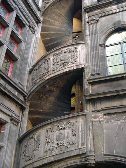  Musée du Ranquet: détail de l'escalier